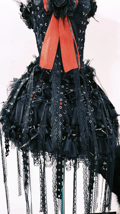 Vestido gótico de 2 piezas con top de encaje vintage sin mangas y falda larga negra estilo alternativo romántico kawaii, imagen de la parte inferior